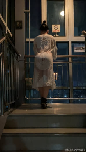 【2023_02_02】Naked_video_on_the_car_🎥If_you_want_to_see_funeral_clothes.m4v